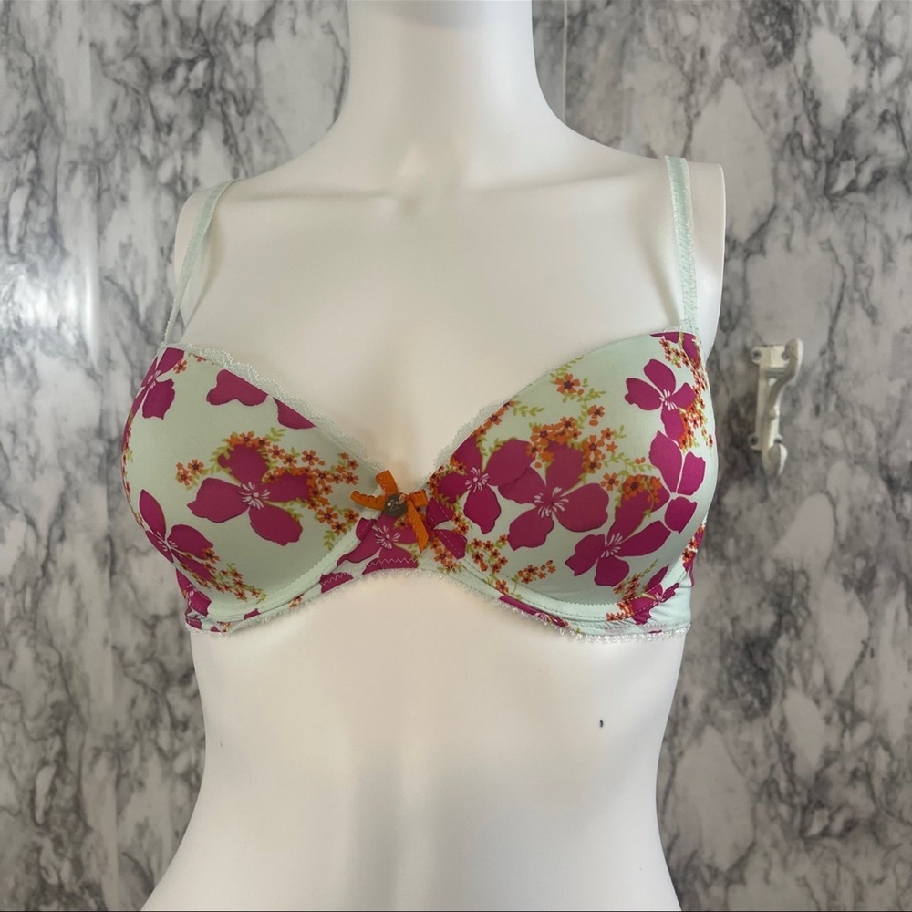 34C Victorias Secret Bra Pout Floral lined demi plunge push up